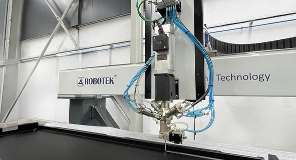 Máquina de Injeção de Espuma