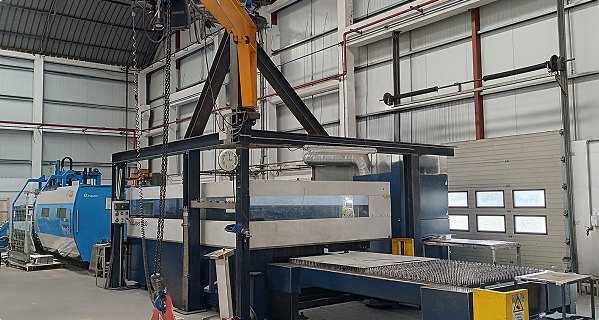 Aquisição da nossa primeira máquina de corte laser. 1º Máquina de Corte Laser